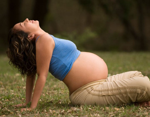 pregnant woman in morning_s480