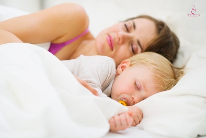 pros and cons on cosleeping with baby
