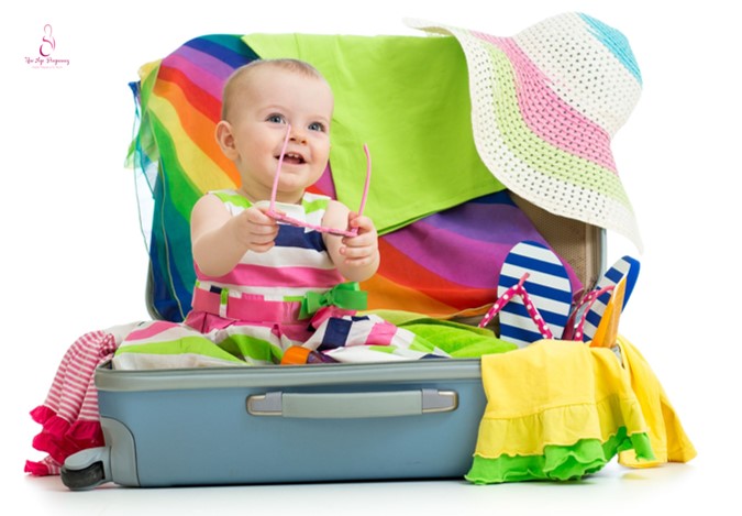 tips for travelling with a baby while breastfeeding